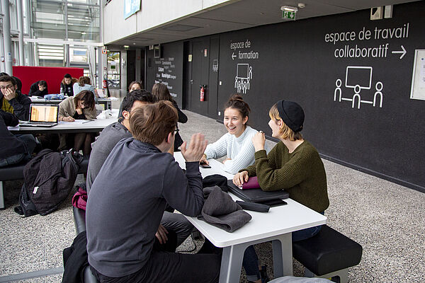 Entraide Code et Maker Entraide Code et Maker